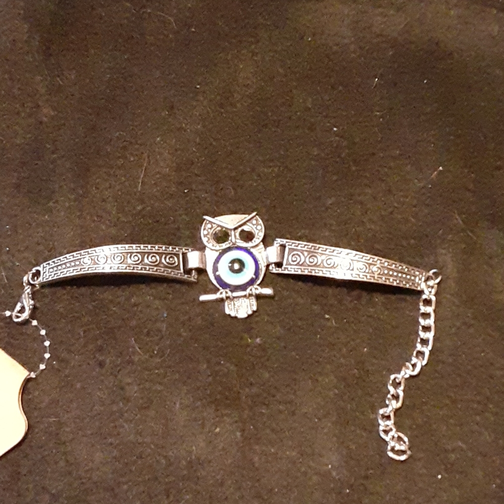 8.5" silvertone Owl bracelet cz and gem stone